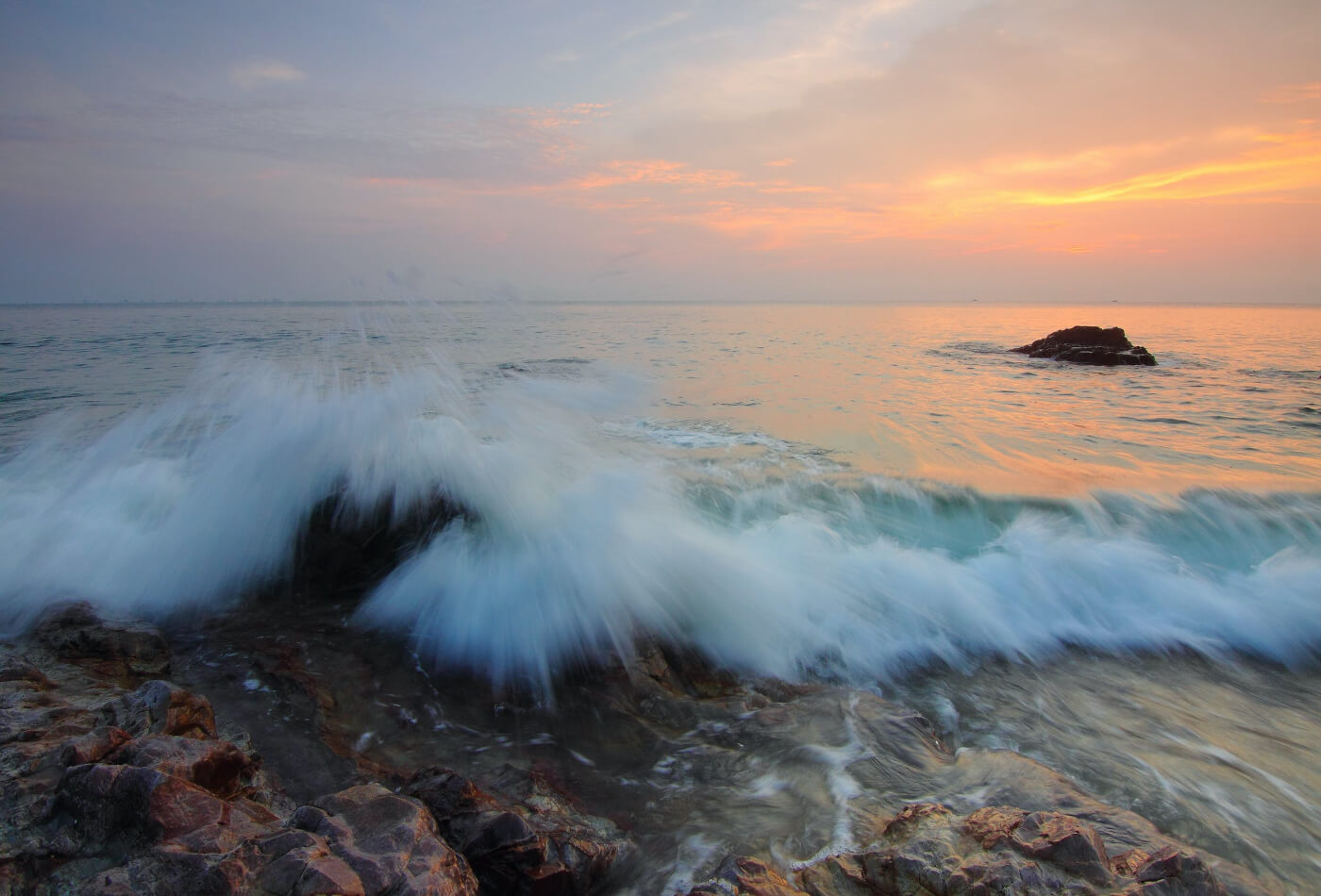 Tide times at Lyme Regis