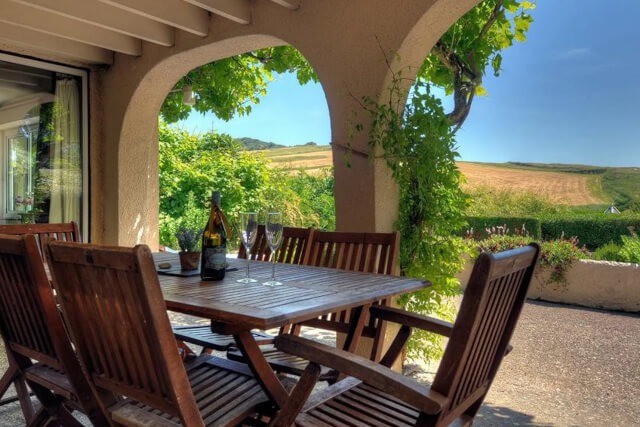 Willows - Outdoor Terrace