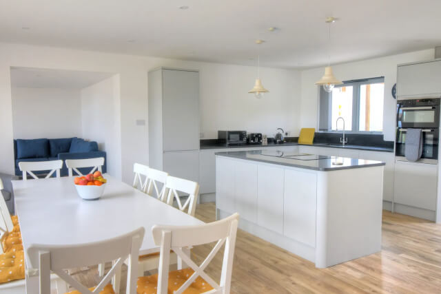 Yarrow - Kitchen & Dining area
